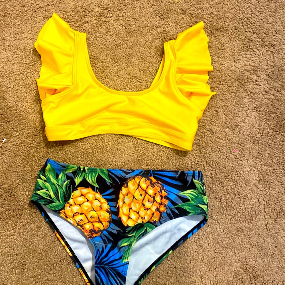Girls 8 10 bikini with ruffles and pineapple print bottom